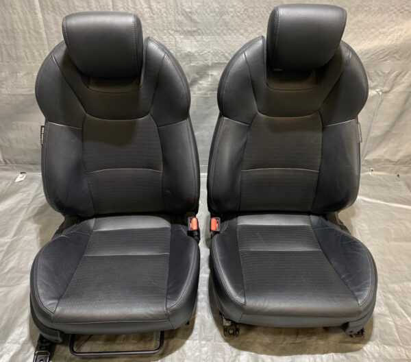 2013-2016 Hyundai Genesis Coupe Black Leather Front Seats
